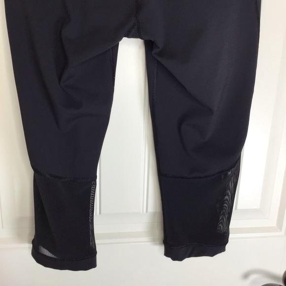 Lululemon Gear Up Crop 17” in Black Size 6. - Picture 7 of 8